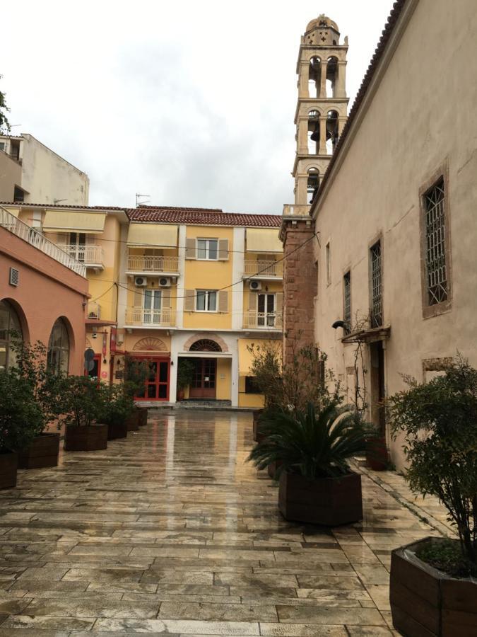 Old Town Apartment Next To Seafront Promenade 纳夫普利翁 外观 照片